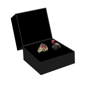 Beetlejuice: Beetlejuice and Ex-Wife Collectible Ring Set