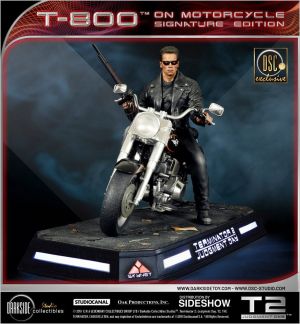 Terminator 2: Judgment Day: T-800 on Motorcycle Signature Edition Statue 1/4 (50cm)