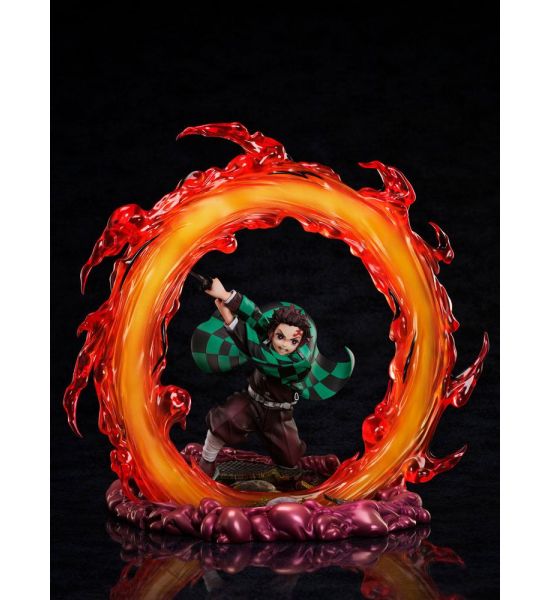 Demon Slayer: Kimetsu no Yaiba: Tanjiro Kamado Statue 1/8 (28cm)