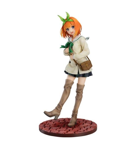 The Quintessential Quintuplets: Yotsuba Nakano Date Style Ver. 1/6 PVC Statue (27cm) Preorder