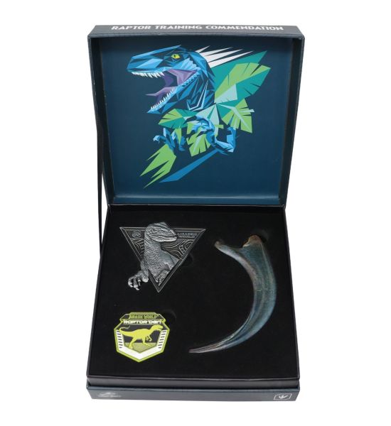 Jurassic World: Limited Edition Raptor Training Commendation Set