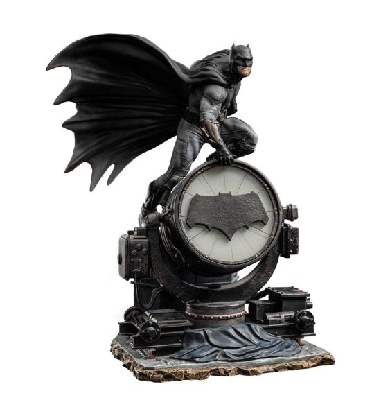 Zack Snyder's Justice League: Batman on Batsignal Deluxe Art Scale Statue 1/10 (28cm)